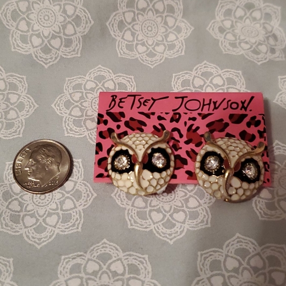 Betsey Johnson Owl Earrings - Picture 2 of 2